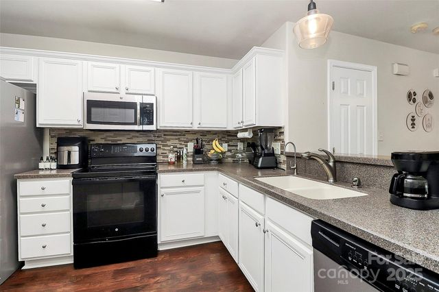 7707 Brisbane Court, Charlotte, NC 28215