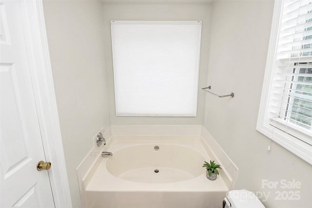 7707 Brisbane Court, Charlotte, NC 28215