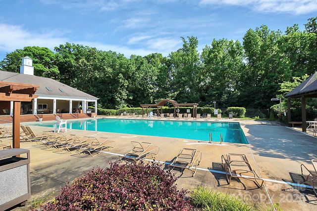 7707 Brisbane Court, Charlotte, NC 28215