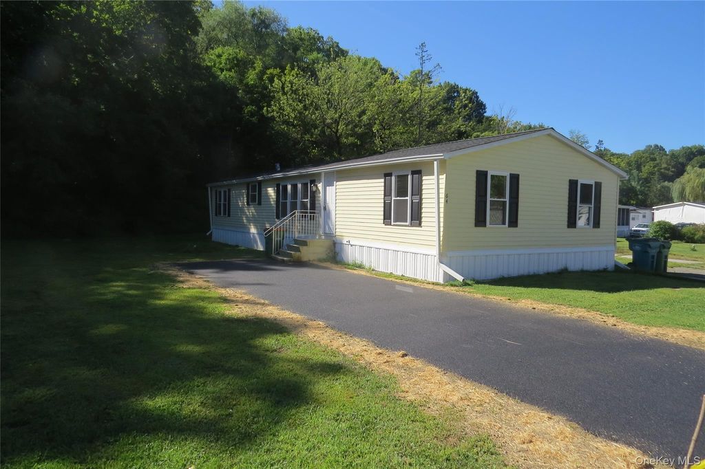 723 Beekman 64, Hopewell Junction, NY 12524