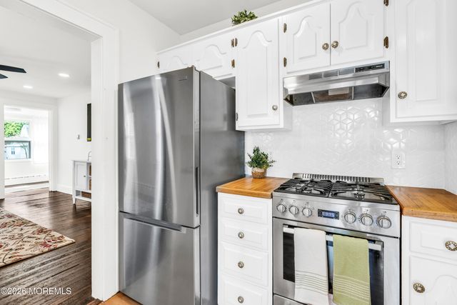 1 Tiensch Avenue, Leonardo, NJ 07737