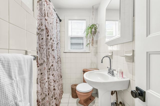 1 Tiensch Avenue, Leonardo, NJ 07737