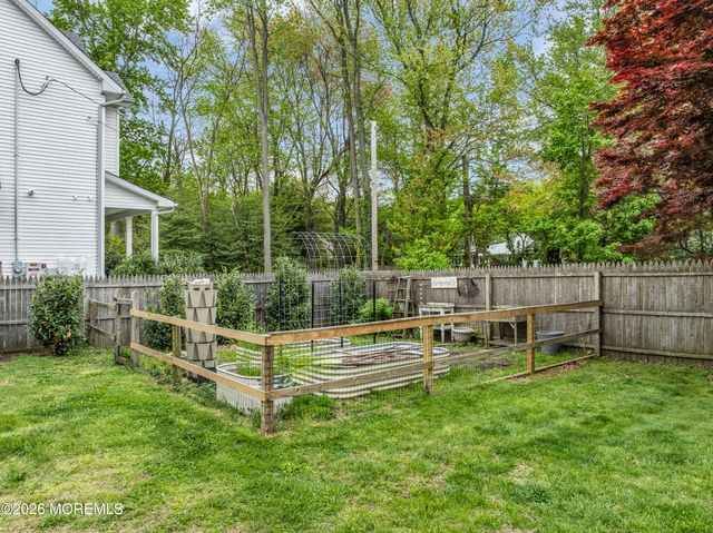 1 Tiensch Avenue, Leonardo, NJ 07737