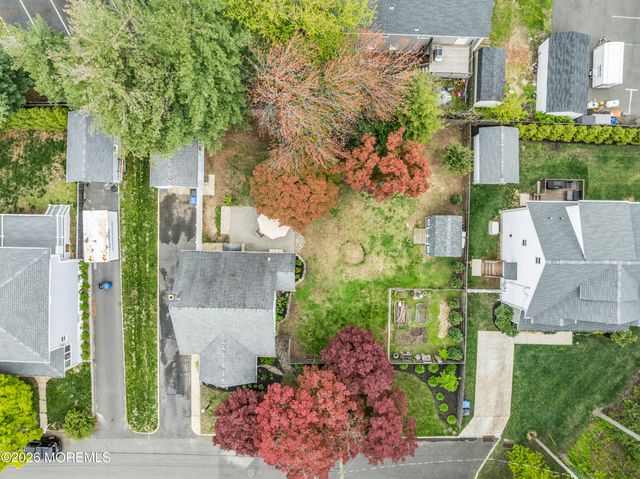 1 Tiensch Avenue, Leonardo, NJ 07737