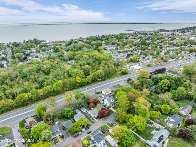 1 Tiensch Avenue, Leonardo, NJ 07737