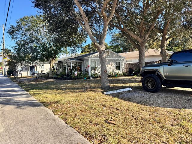 717 8th Avenue N, Lake Worth Beach, FL 33460