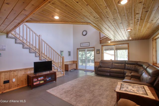 31582 E Hayden Lake RD, Hayden, ID 83835