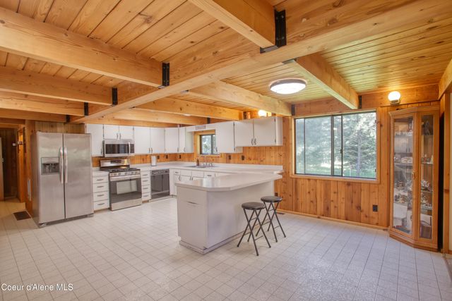 31582 E Hayden Lake RD, Hayden, ID 83835