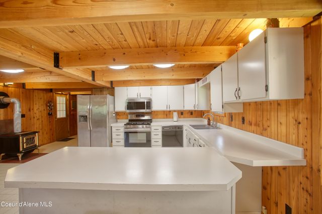 31582 E Hayden Lake RD, Hayden, ID 83835