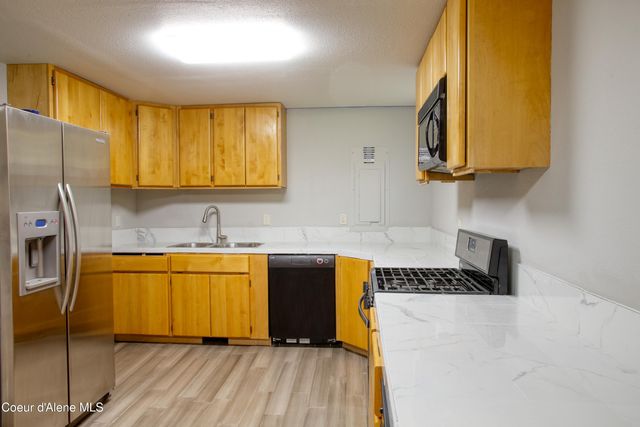 31582 E Hayden Lake RD, Hayden, ID 83835
