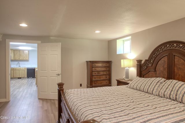 31582 E Hayden Lake RD, Hayden, ID 83835