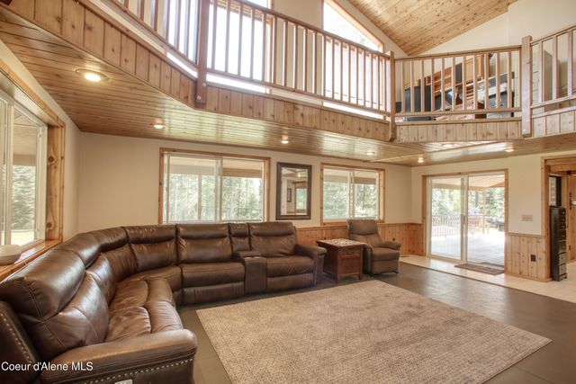 31582 E Hayden Lake RD, Hayden, ID 83835