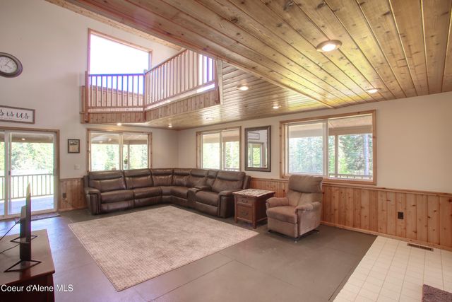 31582 E Hayden Lake RD, Hayden, ID 83835