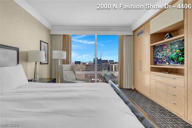 2000 FASHION SHOW Drive 4406, Las Vegas, NV 89109