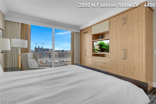 2000 FASHION SHOW Drive 4406, Las Vegas, NV 89109