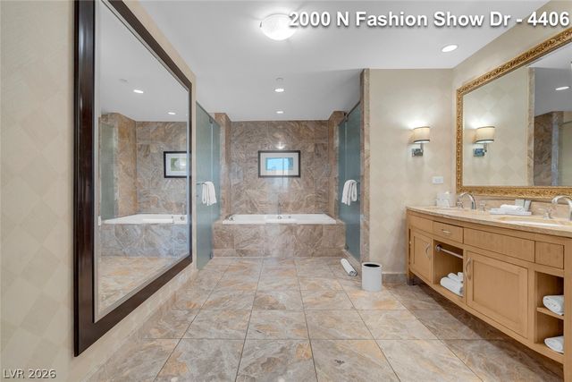 2000 FASHION SHOW Drive 4406, Las Vegas, NV 89109