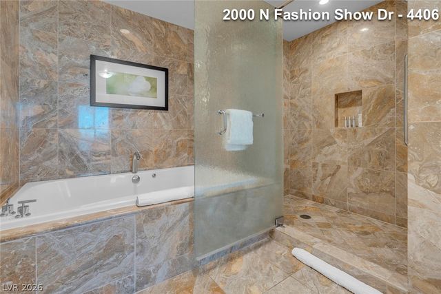 2000 FASHION SHOW Drive 4406, Las Vegas, NV 89109