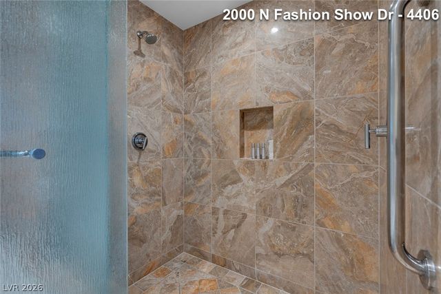 2000 FASHION SHOW Drive 4406, Las Vegas, NV 89109