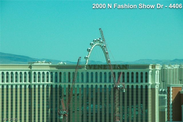 2000 FASHION SHOW Drive 4406, Las Vegas, NV 89109