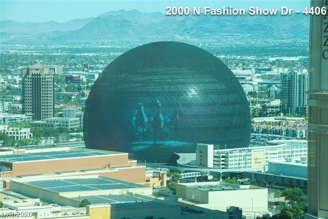 2000 FASHION SHOW Drive 4406, Las Vegas, NV 89109