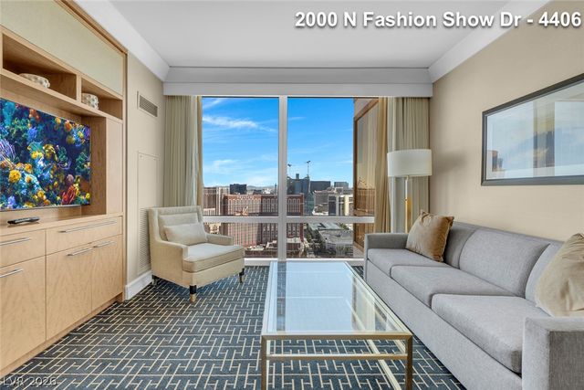 2000 FASHION SHOW Drive 4406, Las Vegas, NV 89109