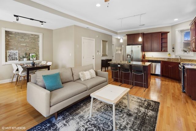 5208 N Winthrop Avenue 2, Chicago, IL 60640