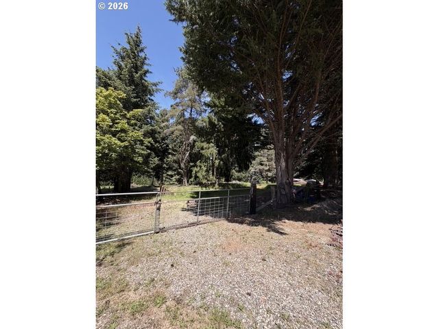 18243 S BOGYNSKI Rd, Oregon City, OR 97045