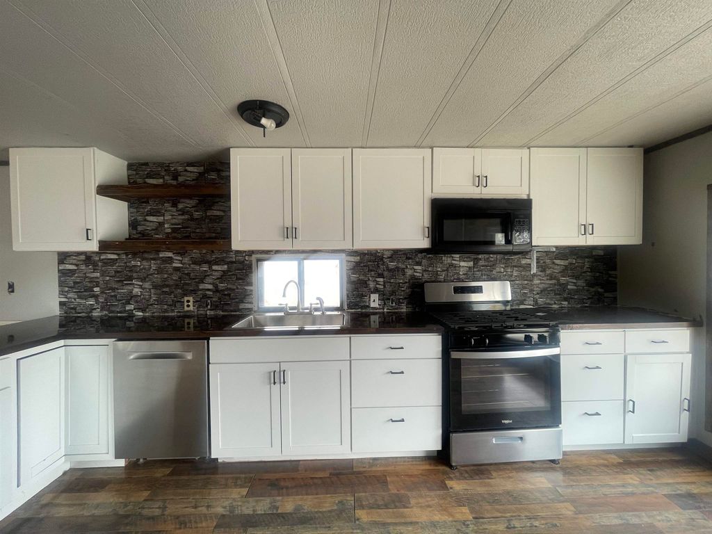 333 S Jones St, Powell, WY 82435 photo 2