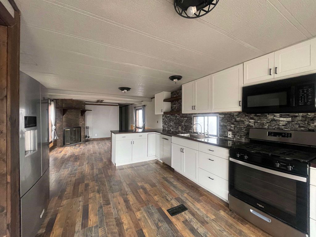 333 S Jones St, Powell, WY 82435 photo 3