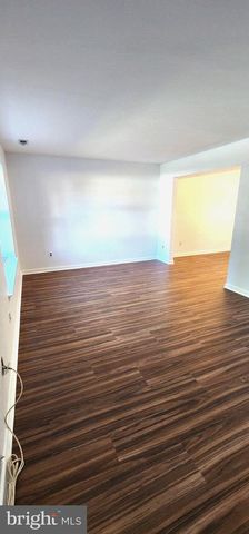 114 STRATTON LN, Mt Laurel, NJ 08054