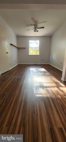 114 STRATTON LN, Mt Laurel, NJ 08054
