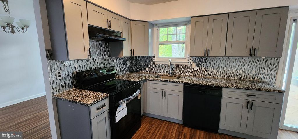114 STRATTON LN, Mt Laurel, NJ 08054