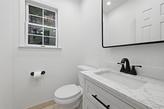 19 Sherwood Court, Ronkonkoma, NY 11779