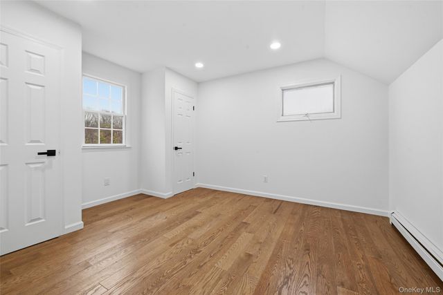 19 Sherwood Court, Ronkonkoma, NY 11779