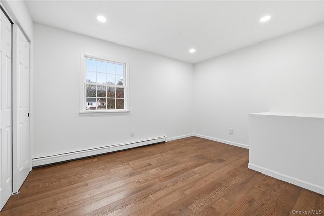 19 Sherwood Court, Ronkonkoma, NY 11779