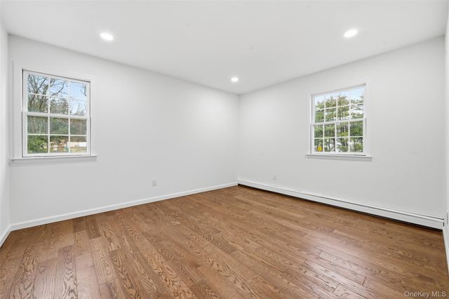 19 Sherwood Court, Ronkonkoma, NY 11779