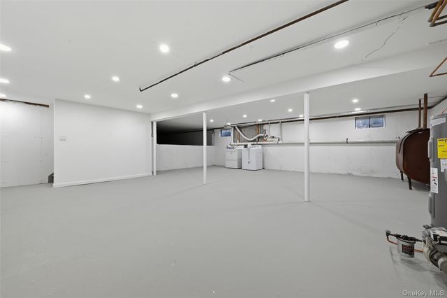 19 Sherwood Court, Ronkonkoma, NY 11779