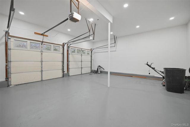 19 Sherwood Court, Ronkonkoma, NY 11779