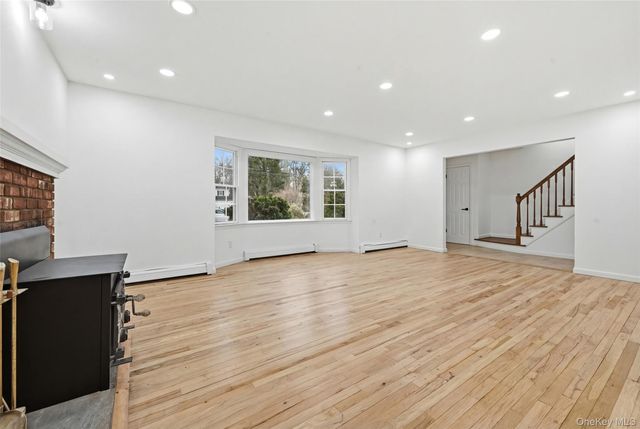 19 Sherwood Court, Ronkonkoma, NY 11779