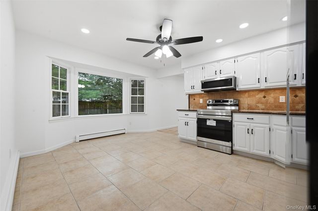 19 Sherwood Court, Ronkonkoma, NY 11779