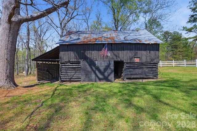 447 Henderson Road, Chesnee, SC 29323