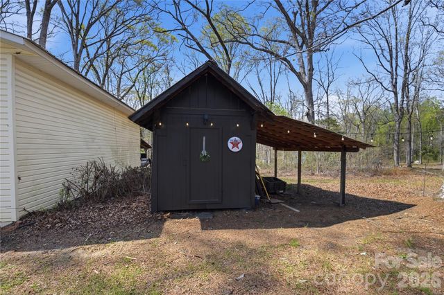 447 Henderson Road, Chesnee, SC 29323