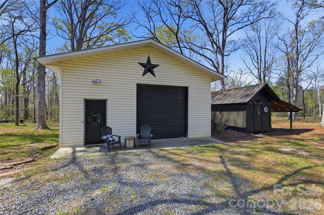 447 Henderson Road, Chesnee, SC 29323