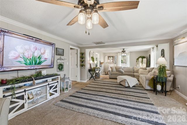 447 Henderson Road, Chesnee, SC 29323