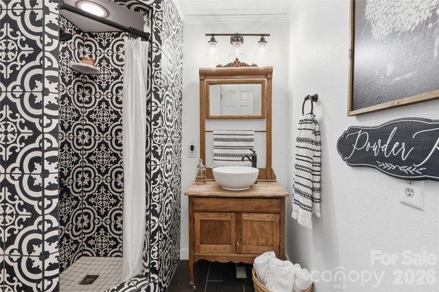 447 Henderson Road, Chesnee, SC 29323