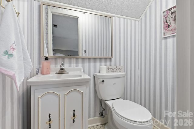 447 Henderson Road, Chesnee, SC 29323