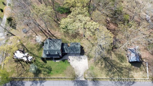 447 Henderson Road, Chesnee, SC 29323