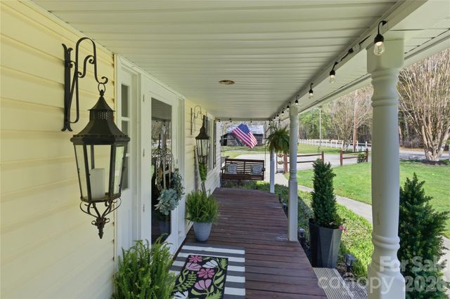 447 Henderson Road, Chesnee, SC 29323