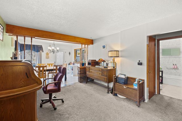 3904 E 26th Street, Des Moines, IA 50317