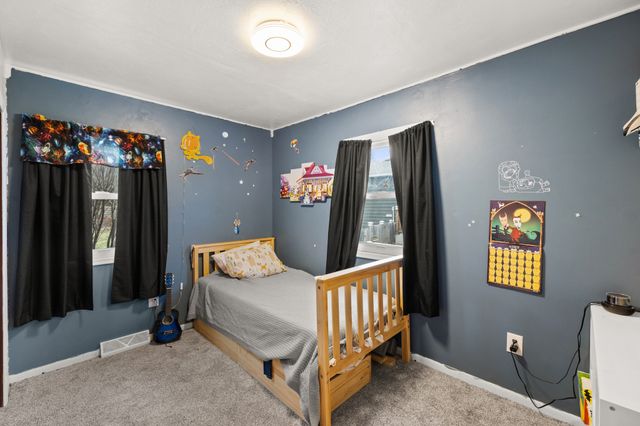 3904 E 26th Street, Des Moines, IA 50317